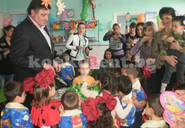 Кмет стана кръстник на детска градина