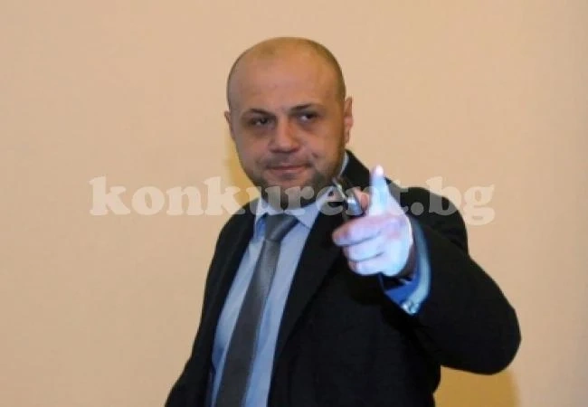 И Томислав Дончев в тефтерчето на Златанов