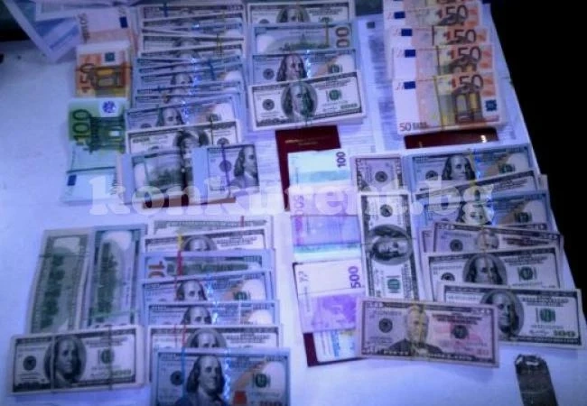 Румънци опитаха да пренесат валута за 430 000 лв.