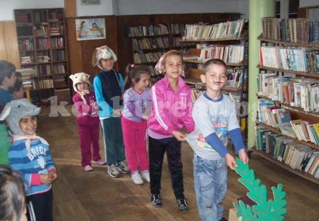 Хлапета честваха деня на театъра