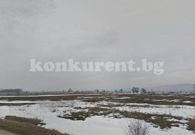 Азиатци строят \