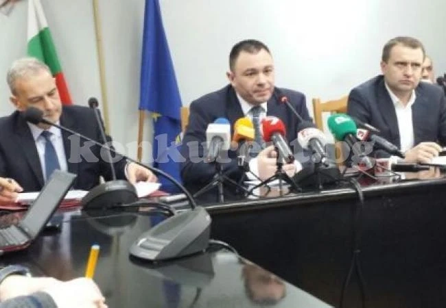 Запечатаха склад със 100 тона пилешко