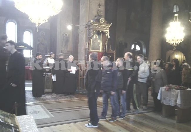 Вярващи се молиха на Св. Богородица за здраве и утеха