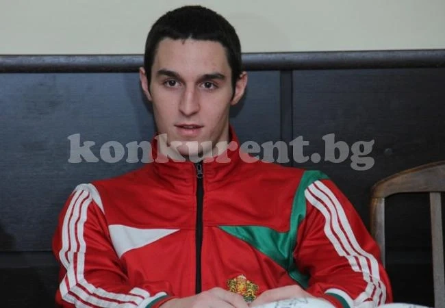 Медалист от световно взе злато на кикбокс у нас 