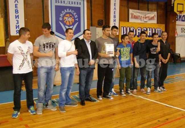 Кмет награди призьори в игри за ученици