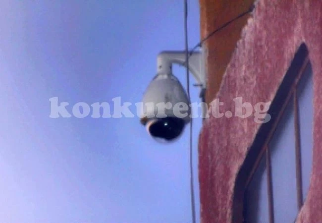 Тийнейджъри задигнаха охранителни камери от заведение
