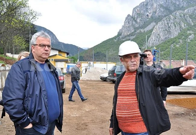Местната управа провери строителството на обекти