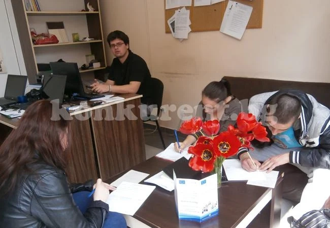 Гимназисти се обучаваха в телевизия