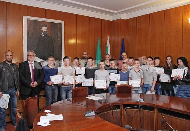 Кмет отличи състезатели от 6 вида спорт