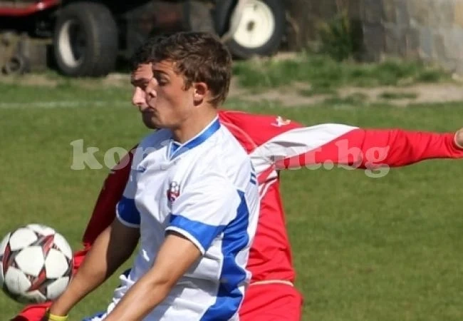 Векта писа шестица на Монтана U17 