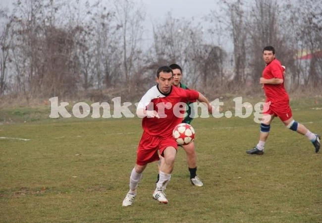 Гигса и Лалов пращат Околчица на плейоф