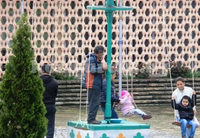 Великденска люлка в Кула