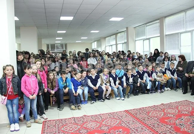 СОУ „Никола Войводов“ отбеляза патронния си празник