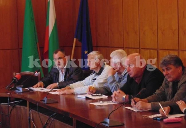 Кметове душат за съсипани мръвки по селата