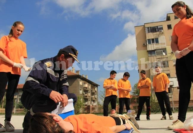 Ученици показаха умения при бедствия и пожари