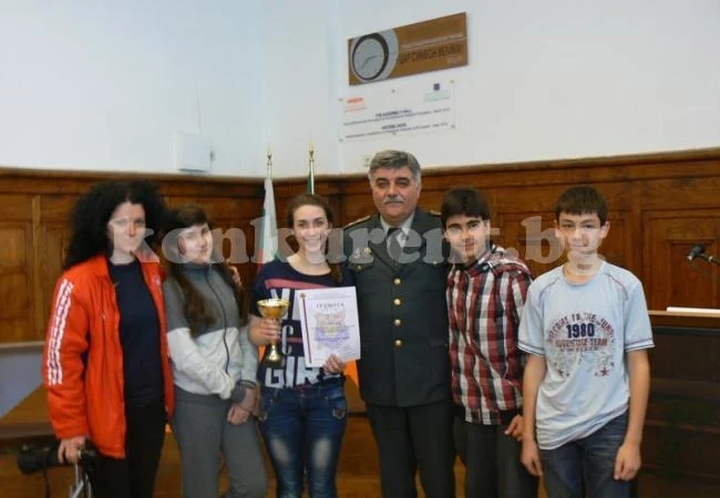 Ученици от ПМГ във Видин спечелиха състезание
