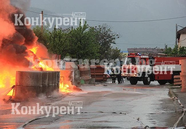 Пожарът е овладян, няма опасност за населението
