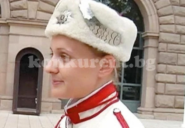 За първи път: Жена гвардеец ще пази президентството