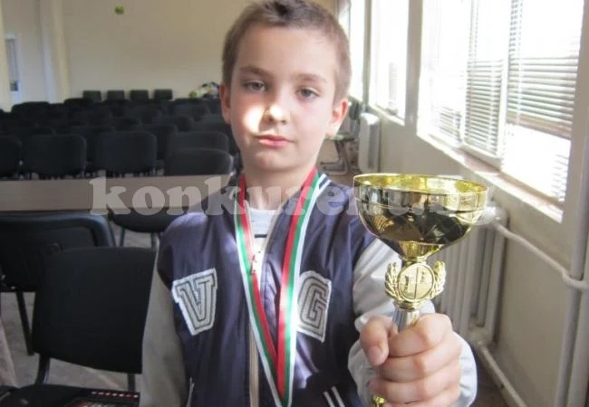 Малчугани мериха сили на шах във Видин