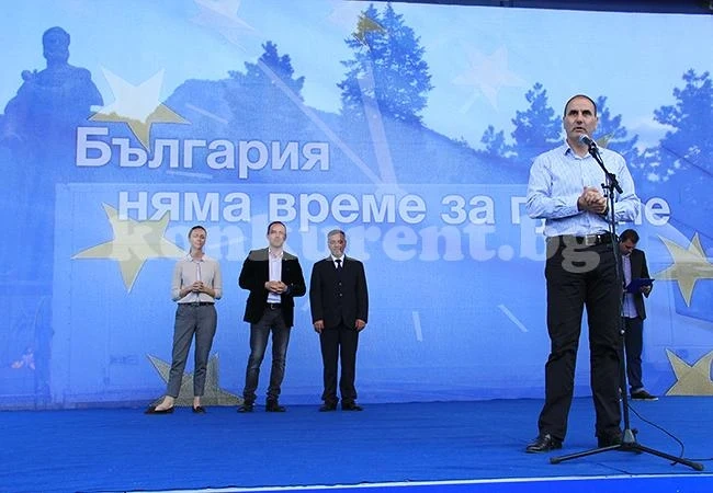 Цветанов и кандидатите за евродепутати посетиха Враца
