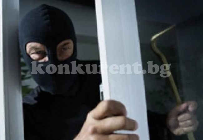 Задържаха 18-годишен при опит за кражба