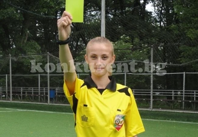 Дама свири на Левски и Монтана в U17