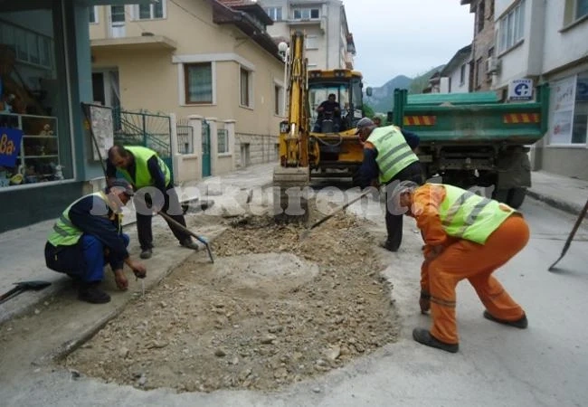 Започна ремонтът на улиците във Враца