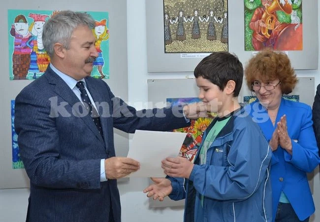 Златко Живков награди малки художници