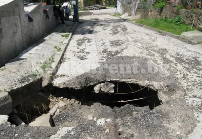 Оряхово пропада в свлачища и подпочвени води
