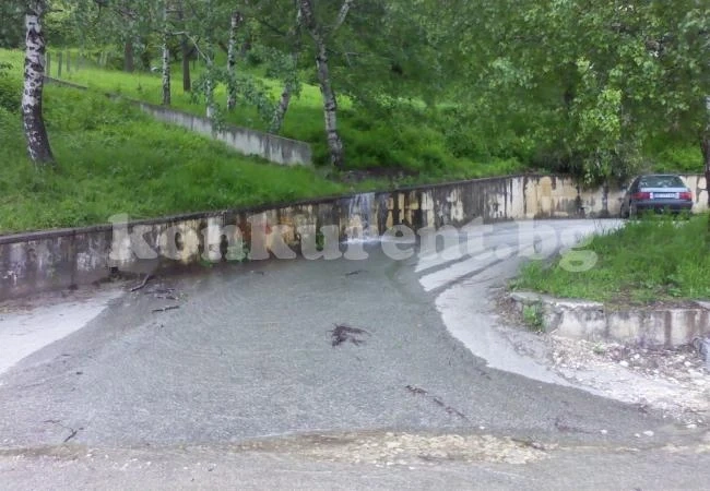 Защо потече бистра вода по улица „Черни дрин”?