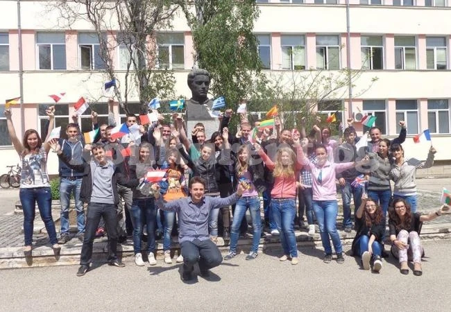 Финансова гимназия триyмфира на баскет