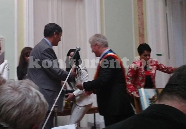 Борис Николов получи грамота от кмета на Калафат