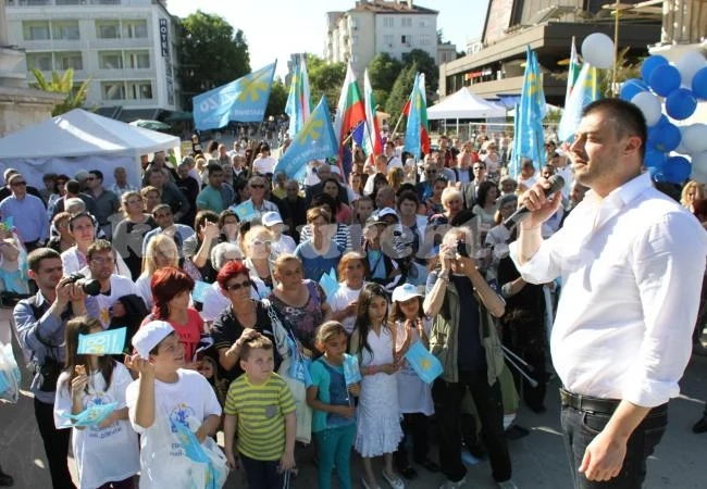 Бареков: По-малко от трима евродепутати за ББЦ ще е фалшификация