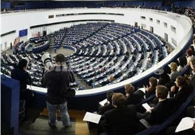 Пет партии пращат евродепутати