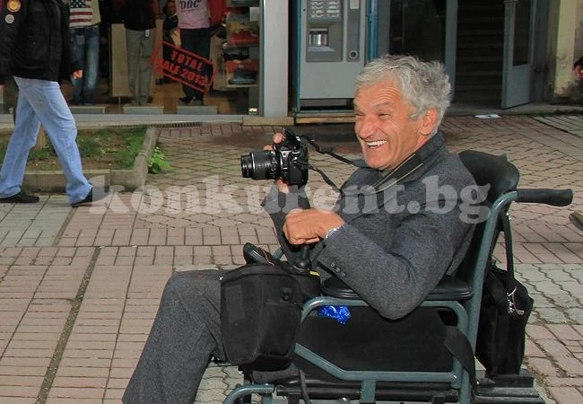 Тони Фотото реди изложба на 1 юни