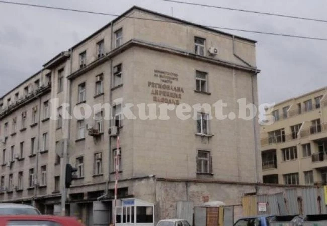 Издирват се двама биячи, ограбили дядо в Розино
