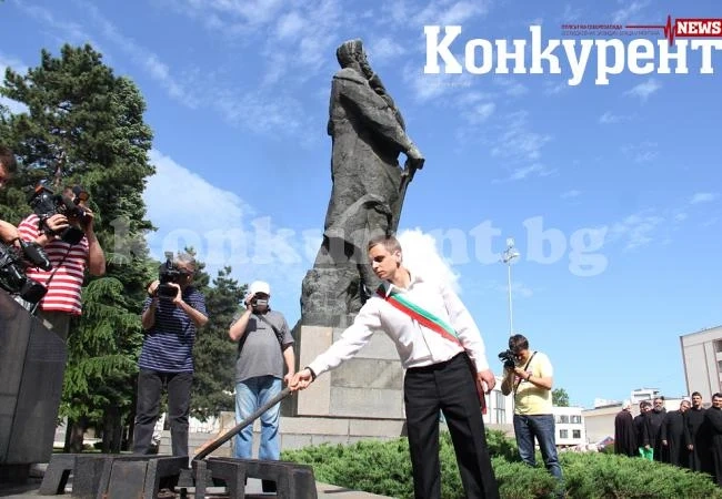 2 юни е: Отдаваме почит към паметта на Ботев