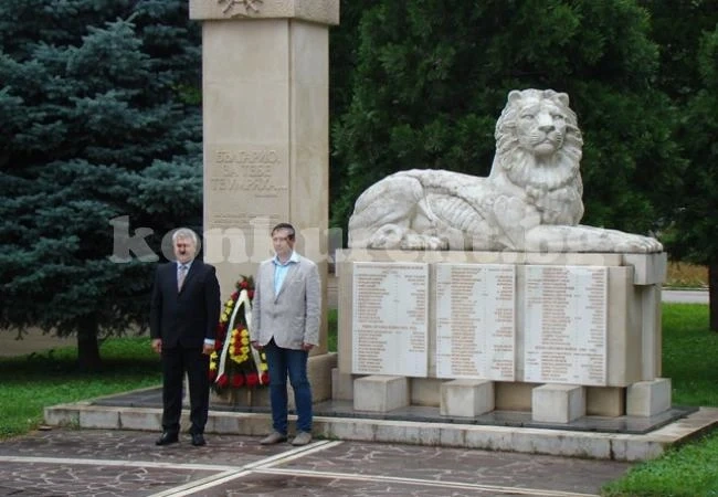 Златко Живков поднесе цветя за  2 юни