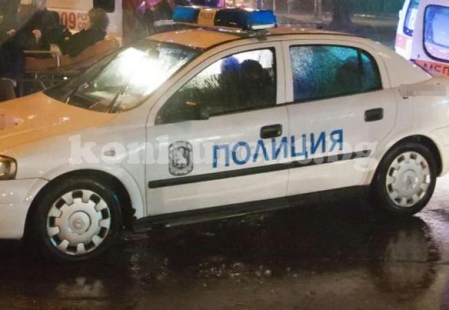 Бандит вкара полицай в болница с комоцио