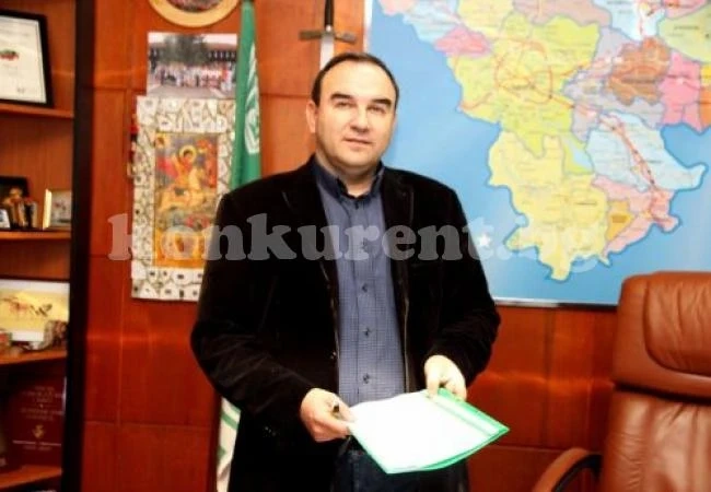 Отстраниха кмета на Своге