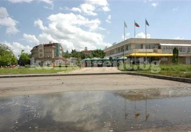Фекална река заля Лом, вони от километри