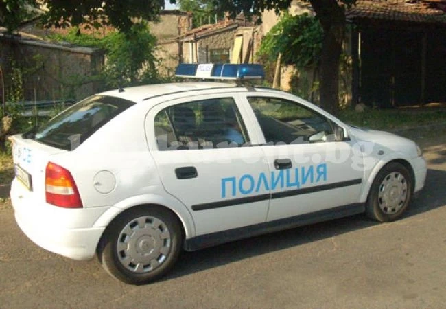 Двама младежи разграбили къща в Бъркачево