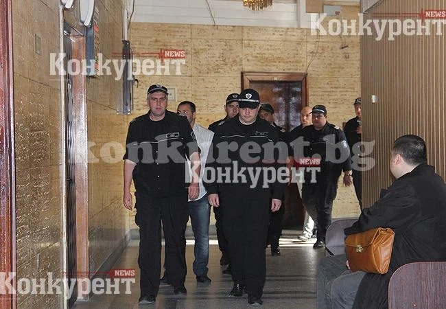 Нови 11 свидетели разпитват днес по делото за Ники