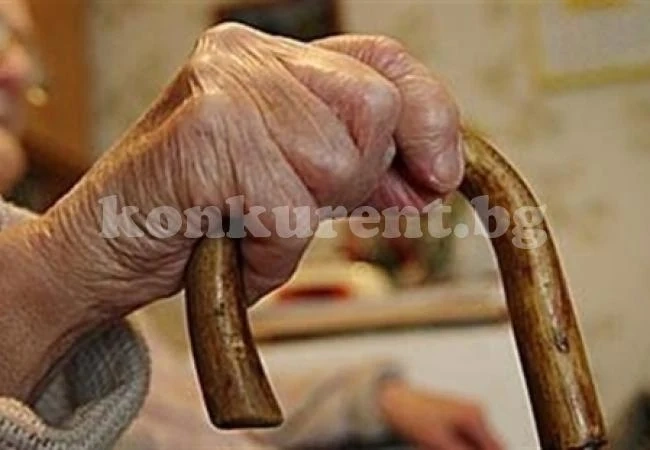 Спипаха ромка, душила баба за 11 лева