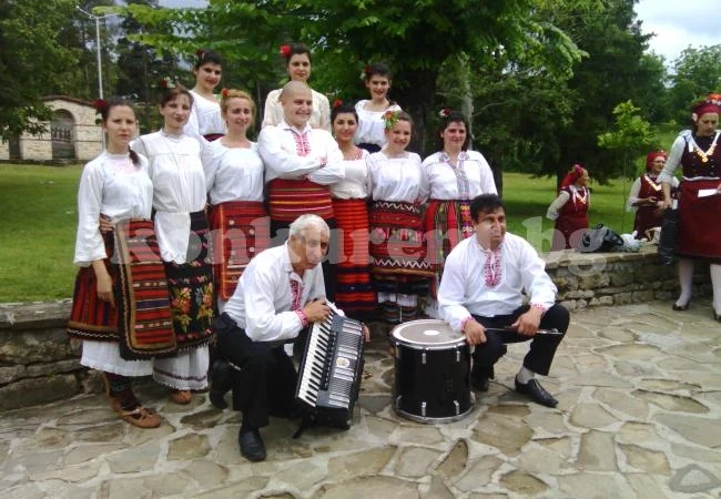 Наши танцьори донесоха награда от Арбанаси