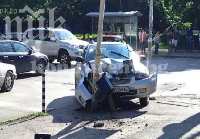 Шофьор атакува пешеходна пътека в София