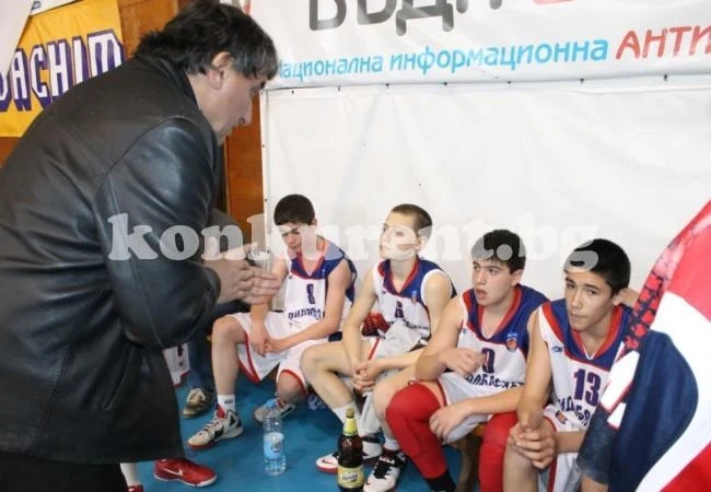 Видабаскет започва битки за осмицата