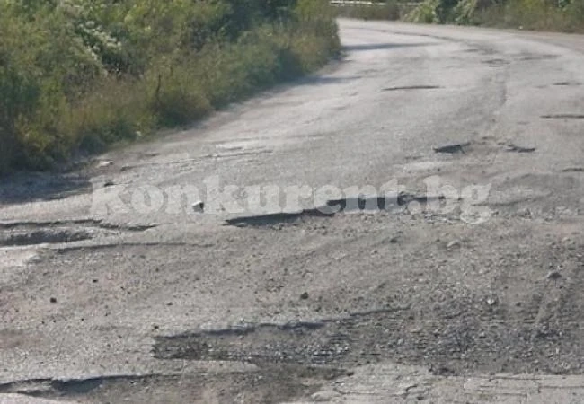 Пловдивчанин катастрофира заради дупка