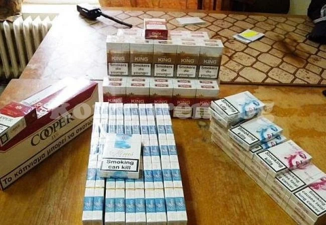 Иззеха цигари без бандерол край общински пазар
