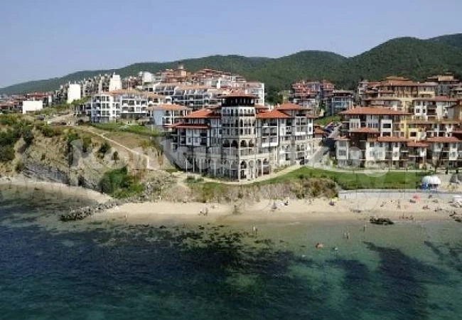 Скъсан главен водопровод остави Св.Влас без вода